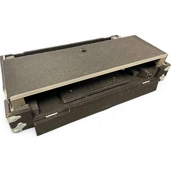 Used Grundorf CARPETED ROAD CASE DJ Case 6 Used Grundorf CARPETED ROAD CASE DJ Case