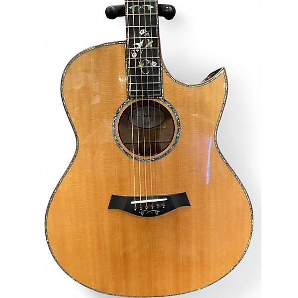 Used Taylor Custom GO Natural Acoustic Electric Guitar 4 Used Taylor Custom GO Natural Acoustic Electric Guitar