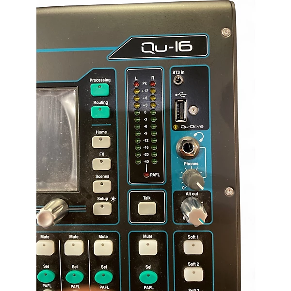 Used Allen & Heath QU16 Digital Mixer 4 Used Allen & Heath QU16 Digital Mixer
