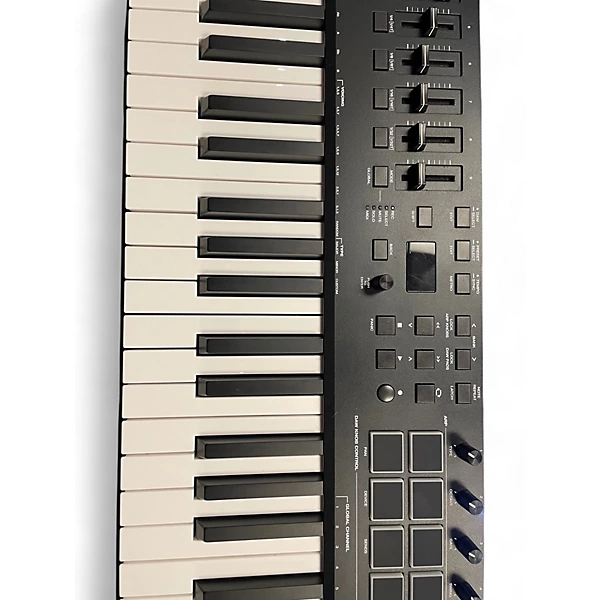 Used M-Audio Oxygen Pro 49 MIDI Controller 6 Used M-Audio Oxygen Pro 49 MIDI Controller