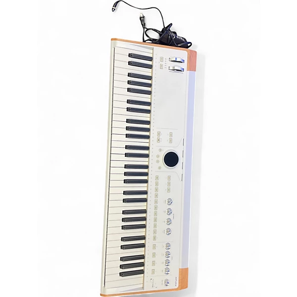 Used Arturia astrolab 61 Keyboard Workstation