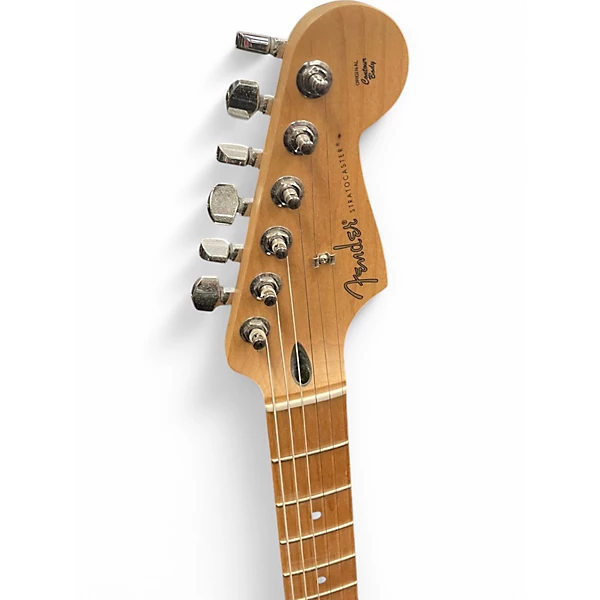 Used Fender Player Series Limited-Edition Roasted Maple Neck Fiesta Red Solid Body Electric Guitar 4 Used Fender Player Series Limited-Edition Roasted Maple Neck Fiesta Red Solid Body Electric Guitar