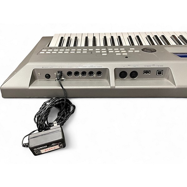 Used Yamaha MM6 61 Key Keyboard Workstation 6 Used Yamaha MM6 61 Key Keyboard Workstation