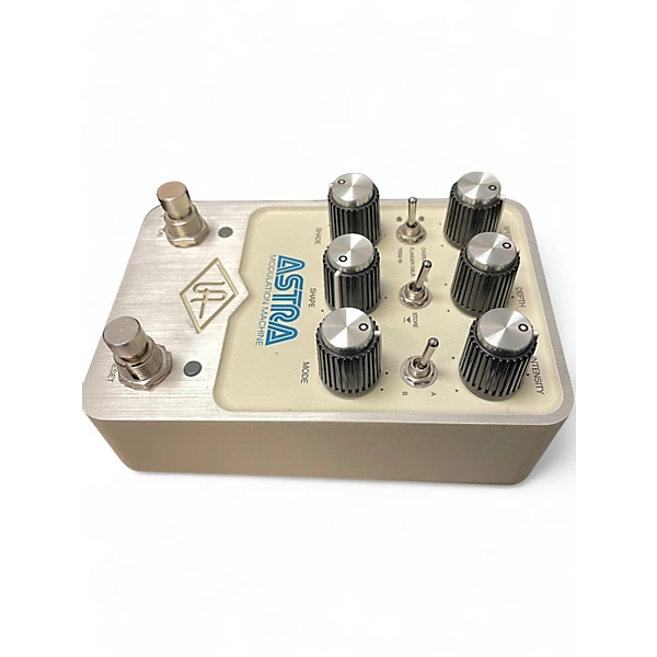 Used Universal Audio Astra Modulation Machine Effect Pedal 6 Used Universal Audio Astra Modulation Machine Effect Pedal